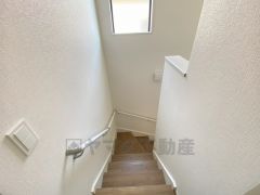 リビング階段は顔を合わせる時間が増えるので、ご家族とのコミュニケーションがとりやすく距離がグッと縮まりそうですね＾＾