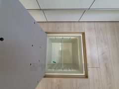 キッチンに床下収納があります。長期保存ができるもの、調理器具、防災グッズを入れておくのもいいですね。