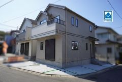 角地につき陽当たり良好。