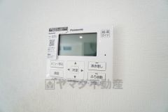 おいだき機能つきなのでお風呂に入る時間が異なるご家庭には嬉しいですね。ボタン一つで快適で便利な生活が＾＾