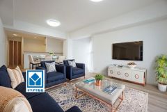 20帖。家族が集まる開放的なリビング。思い思いの時間を過ごしたり食事をしたり、素敵な団らんの場になりますね。CGによるイメージ画像