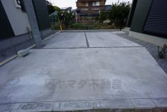 カースペース2台分あります＾＾