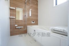一日の疲れを癒すバスルーム。