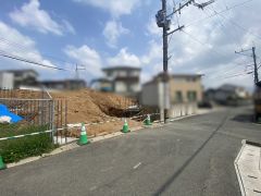 前面道路含む現地写真。