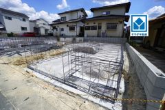 太陽光付き住宅。南向き＾＾オールフローリング4LDK＾＾P2台（ビルドインガレージ1台分）＾＾