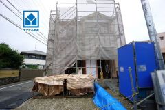 角地＾＾春日北小学校すぐ＾＾歩1分。歩5分圏にサニー、セブン、幼保育園、病院、ドラッグストアなど周辺充実＾＾