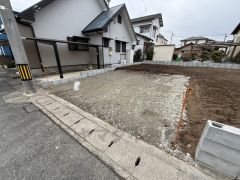 カースペースは並列2台分を確保（車種による）車通りが少なく、駐車もラクラク＾＾小さなお子様がいるご家庭の方も安心です＾＾