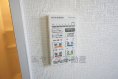 浴室暖房乾燥機には、暖房、乾燥、涼風、換気の4つの機能が付いています。タイマー付きです。換気・雨の日の洗濯も安心です＾＾