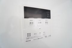 おいだき機能つきなのでお風呂に入る時間が異なるご家庭には嬉しいですね。ボタン一つで快適で便利な生活が＾＾