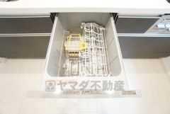 家事の時間が短縮できる食器洗浄乾燥機付。後片付けもラクラクです。
