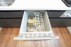 炊事時間を大幅に短縮できる食器洗浄乾燥機付き＾＾食器を洗う手間が減るので家族とのコミュニケーションの時間や自分の時間が増えますね。