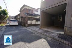 前面道路含む現地写真。