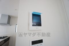 防犯はもちろん、セールスマン対策にもなるモニター付きインターホンです。