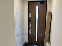 ご家族の靴をスッキリと片付けられるシューズボックス付きの玄関です＾＾スッキリと片付いた玄関は気持ちがいいです。