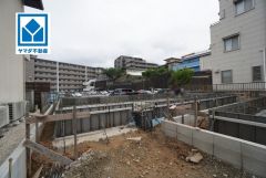 小学校まで徒歩4分、中学校まで徒歩7分。お子様の通学も安心の距離です＾＾