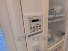 浴室暖房乾燥機付き＾＾梅雨の時期や花粉、PM2.5が酷いときなどの洗濯を干すのに重宝しそうですね＾＾
