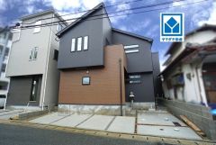 西鉄バス「下長尾」まで徒歩5分。博多・薬院天神方面行きが数分おきに停車＾＾徒歩9分圏内にサニー、ハローデイ、セブン、ファミマ、マツキヨ、郵便局など周辺環境充実しています＾＾