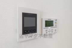 防犯はもちろん、セールスマン対策にもなるモニター付きインターホンです。お子さん1人での留守番時にも活躍しそうです。