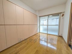 6帖。住む人のこだわりを活かす洋室＾＾広めのクローゼットもあり荷物もすっきり片付けられ、ゆとりのある暮らしが出来ます＾＾ 