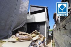 大池小学校まで徒歩6分と近く、お子様も無理なく通えます。スーパーやコンビニなども近く周辺環境充実。