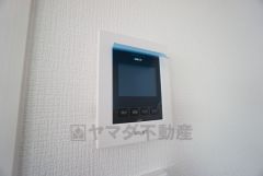 防犯はもちろんセールスマン対策にもなるモニター付きインターホン。