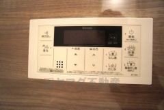 おいだき機能つきなのでお風呂に入る時間が異なるご家庭には嬉しいですね。ボタン一つで快適で便利な生活が＾＾