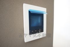 防犯はもちろんセールスマン対策にもなるモニター付きインターホン。