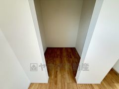 収納力豊富なウォークインクローゼット付き。洋服や小物などを1箇所にまとめて美しい収納を実現します＾＾