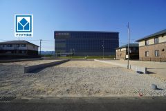 弥生が丘小学校(歩5分)。敷地面積約70坪＾＾カースペース3台分。西鉄バス「弥生が丘四丁目」歩2分。JR鳥栖駅行＾＾
