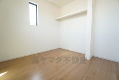 住む人のこだわりを活かす洋室＾＾オープンクローゼットもあり荷物もすっきり片付けられ、ゆとりのある暮らしが出来ます＾＾