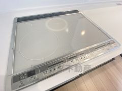 お手入れがしやすいIHコンロ。