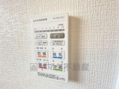 浴室暖房乾燥機には、暖房、乾燥、涼風、換気の4つの機能が付いています。タイマー付きです。換気・雨の日の洗濯も安心です＾＾