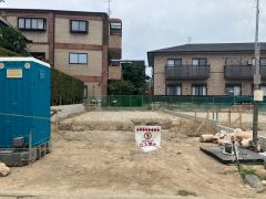 駐車スペースは並列2台分を確保。マイカー用に、お客さま用に、余裕を持ってご利用いただけます。