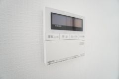 おいだき機能つきなのでお風呂に入る時間が異なるご家庭には嬉しいですね。ボタン一つで快適で便利な生活が＾＾