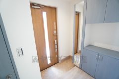 ご家族の靴をスッキリと片付けられるシューズボックス付きの玄関です＾＾スッキリと片付いた玄関は気持ちがいいです。