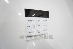 おいだき機能つきなのでお風呂に入る時間が異なるご家庭には嬉しいですね。ボタン一つで快適で便利な生活が＾＾