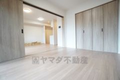 住む人のこだわりを活かす洋室＾＾広めのクローゼットもあり荷物もすっきり片付けられ、ゆとりのある暮らしが出来ます＾＾