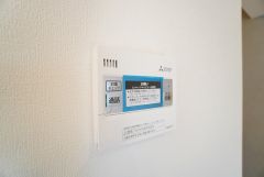 おいだき機能つきなのでお風呂に入る時間が異なるご家庭には嬉しいですね。ボタン一つで快適で便利な生活が＾＾