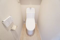 ウォシュレット、暖房便座、節電・節水機能など、使い勝手のよい高機能トイレです。