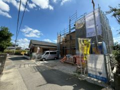 前面道路は北側約4ｍの公道に面しています＾＾