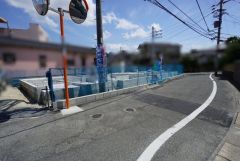 前面道路は北東側約4.8ｍの公道に面しています＾＾