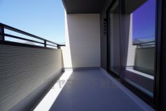 広々としたバルコニー。 天気のいい日にはお布団もまとめて干せそうですね＾＾