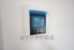 防犯性、セキュリティ対策に安心できるテレビモニター付きインターフォンです。セールスマン対策にもなり安心できます。