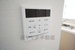 おいだき機能つきなのでお風呂に入る時間が異なるご家庭には嬉しいですね。ボタン一つで快適で便利な生活が＾＾