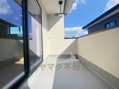 陽当たりの良いバルコニーです。お洗濯やお布団干しはもちろん、日光浴スペースにも。