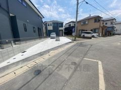 住人以外の車の進入も少なく、小さなお子様を持つご家庭にも安心です。