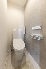 1階2階の2ヶ所にトイレがありますので、忙しい朝にも家族に気を使わず、ゆとりが生まれますね＾＾