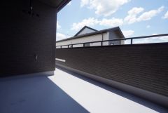 陽当たりの良いバルコニーです。お洗濯やお布団干しはもちろん、日光浴スペースにも。足元は防水工事施工済です。